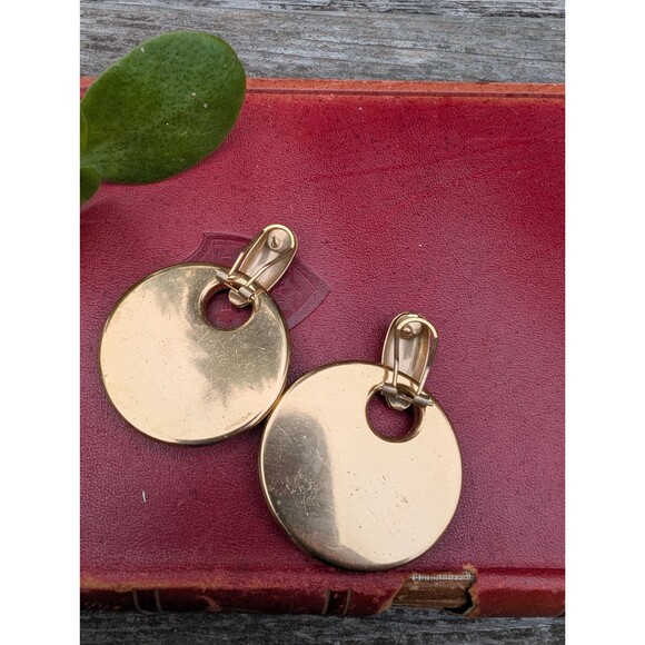 Vintage Chunky Green Earrings, Beachy Shell Earrings - Picture 15 of 16